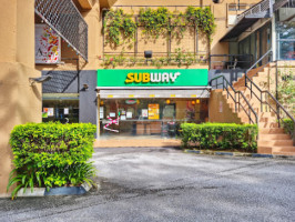 Krispy Kreme (plaza Shah Alam) outside