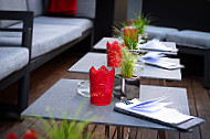 Monas Weinbar food