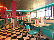 Tommy's Diner Cafe food