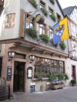 Gasthaus Zum Goldenen Adler outside