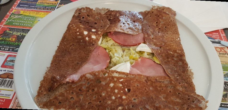 La Creperie Lounge