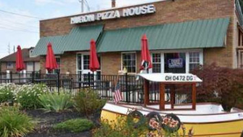 Huron Pizza House outside