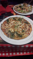 Louka Pizza food