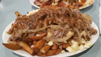 Rest-Poutine inside