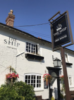 Ship Inn outside