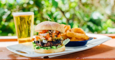 Mulligan's Beach House Bar & Grill food