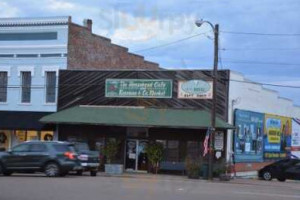 The Moosehead Cafe outside