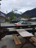 Skagway Pizza Station outside