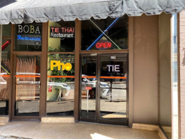 Tie Thai Pho outside