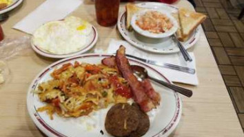 Huddle House food