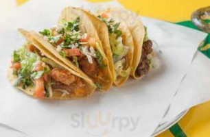 Fuzzy's Taco Shop food