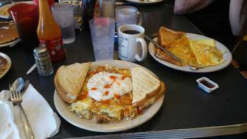 D K's Gretna Cafe food