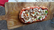 Estro Pizza Lab food