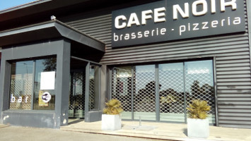 Café Noir inside