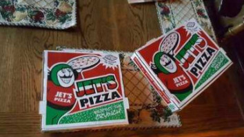 Jet's Pizza food