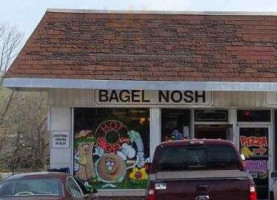 Bagel Nosh outside