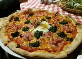 Pizzeria la Rochelle food