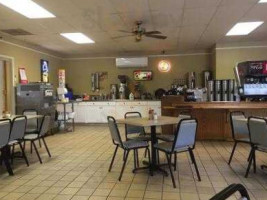 Dyar's Diner inside