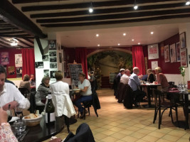 Le Bistrot du Theatre inside