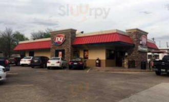 Dairy Queen outside