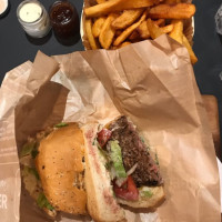 L'artisan Du Burger Levallois food