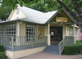 Manny's Uptown food