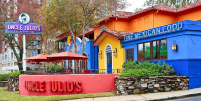 Uncle Julio's Fine Mexican Cuisine outside