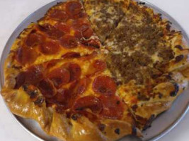 Cabin Pizza food