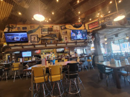 Joe's Crab Shack inside