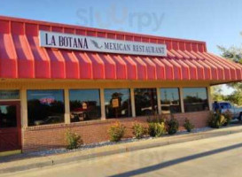 La Botana Mexican Grill Tequila outside