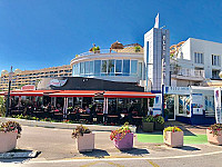 La Terrasse outside