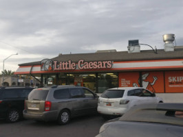 Little Caesars Pizza outside