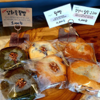 Dolmen Bakery 돌멘베이커리 food