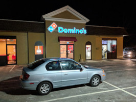 Domino's Pizza outside