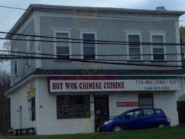 Hot Wok outside