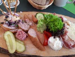 Gutmann am Dutzendteich food