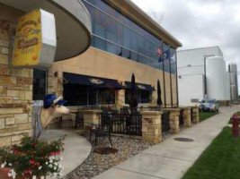 Friendly Confines Cheese Shoppe outside