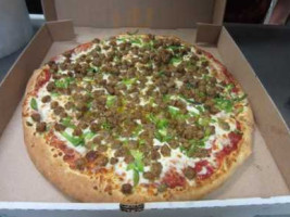 Rico's Pizza food