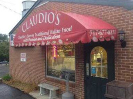 Claudio's Pizza food