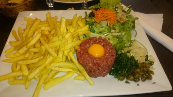 Les Marronniers food