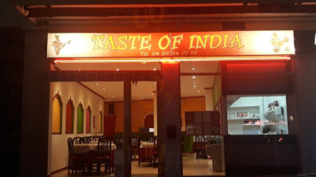 Taste Of India food