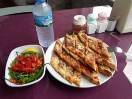 Can Pide Ve Lahmacun Salonu food