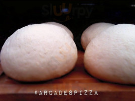 Arcades Pizza food