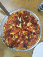 Del's Family Pizza food