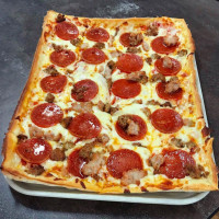 Ledo Pizza food