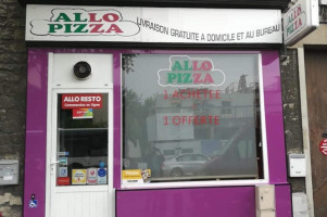 Allo Pizza outside