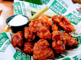 Quaker Steak Lube food