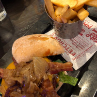 Red Robin Gourmet Burgers And Brews food