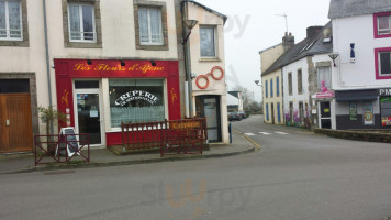 Creperie Les Fleurs D'ajonc outside