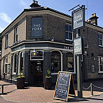 York Tavern outside
